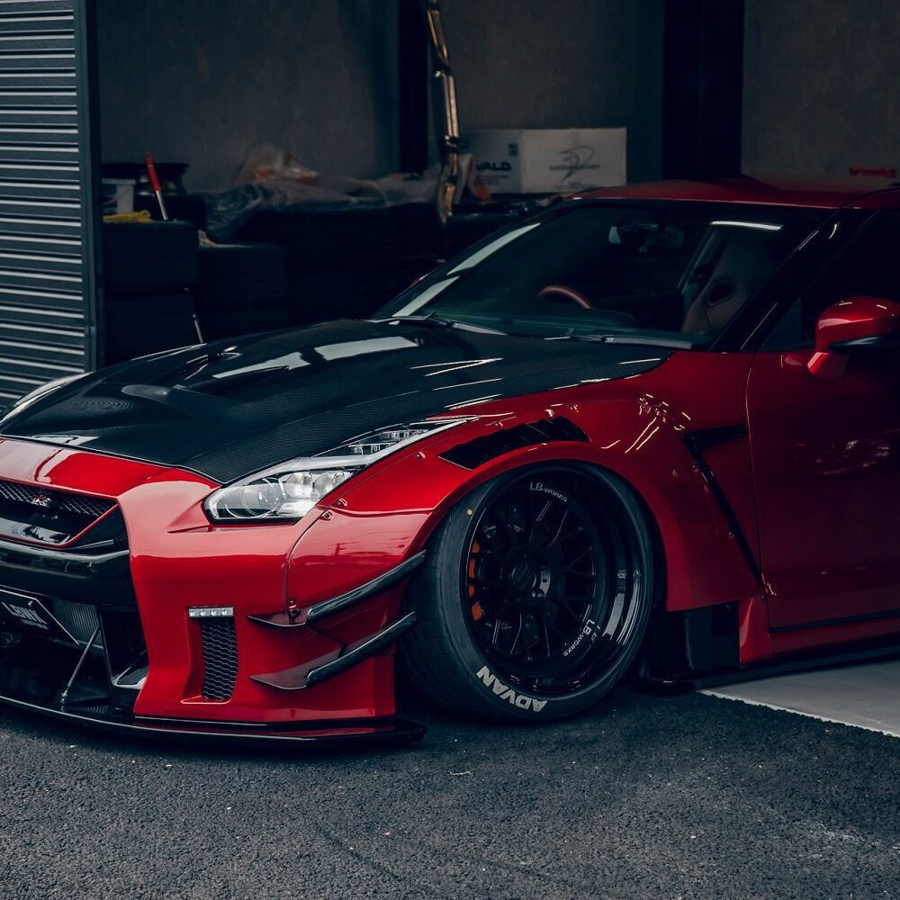 Liberty Walk LB★WORKSNissanGT-R CandyRed Liberty Walk NISSAN GT-R R35 Type 1 Wide Body Kit | TRACKUZA
